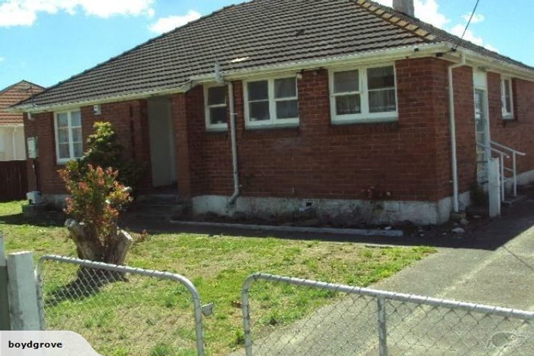 Photo of property in 5 Waldie Grove, Avalon, Lower Hutt, 5011