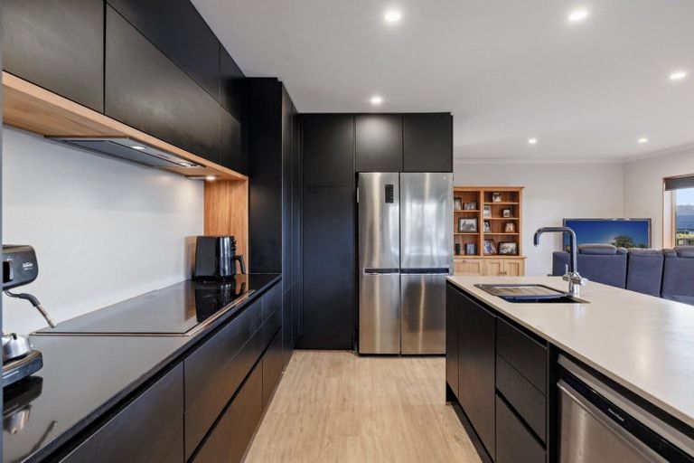 Photo of property in 1 Donnington Place, Bethlehem, Tauranga, 3110