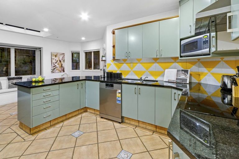 Photo of property in 2/5 Jutland Street, Mairangi Bay, Auckland, 0630