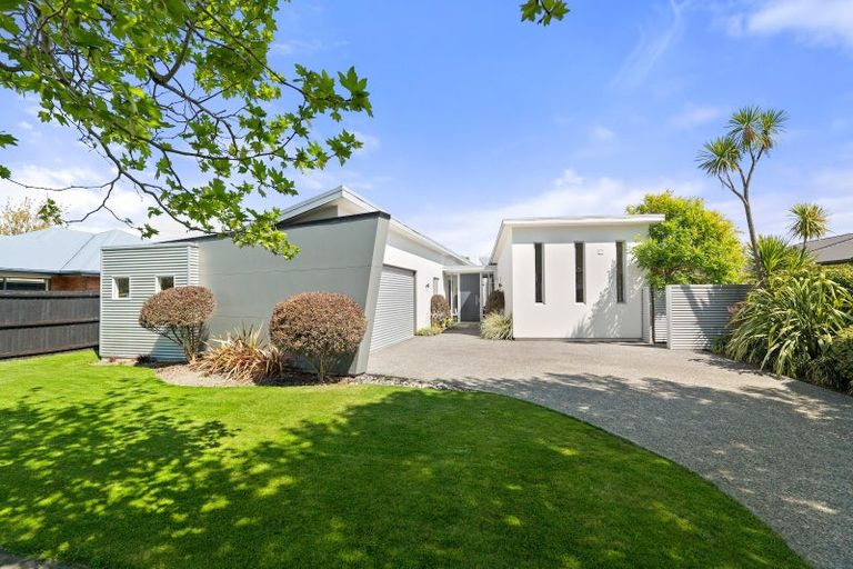 Photo of property in 15 Riverwood Boulevard, Redwood, Christchurch, 8051