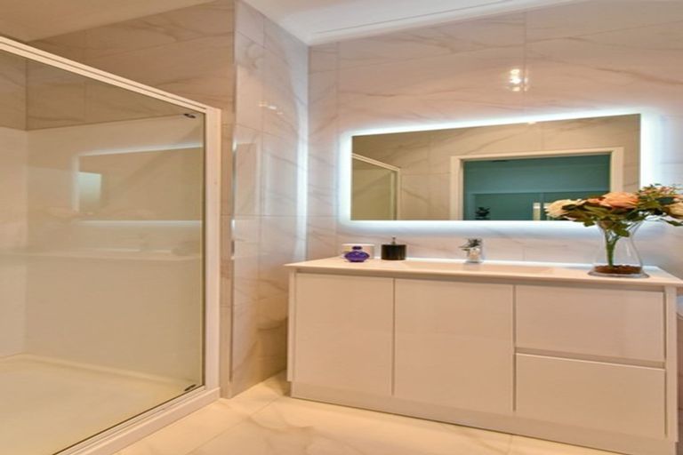 Photo of property in 41 Robin Brooke Drive, Flat Bush, Auckland, 2019