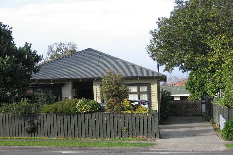 Photo of property in 6 Napier Road, Terrace End, Palmerston North, 4410