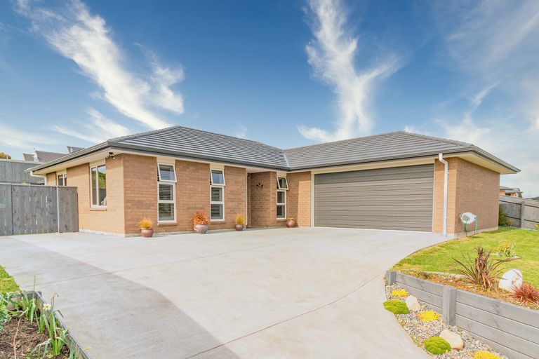 Photo of property in 15 Magnolia Crescent, Tawhero, Whanganui, 4501