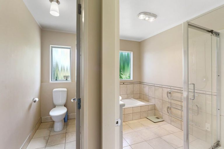 Photo of property in 82 Gary Road, Peka Peka, Otaki, 5581