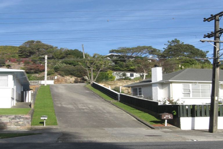 Photo of property in 216 Waddington Drive, Naenae, Lower Hutt, 5011