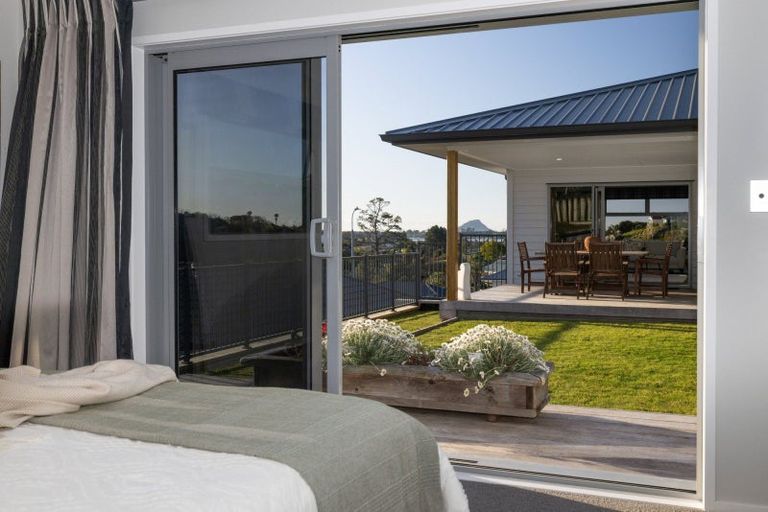 Photo of property in 111 Oteki Park Drive, Welcome Bay, Tauranga, 3112