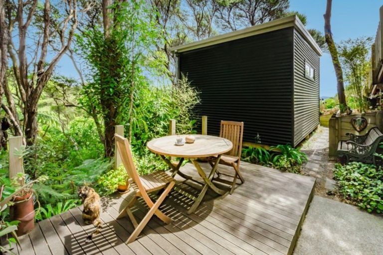 Photo of property in 2 Ocean Vista Lane, Paraparaumu, 5032