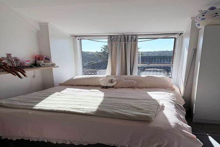 Photo of property in 2/20 Bayview Road, Bayview, Auckland, 0629