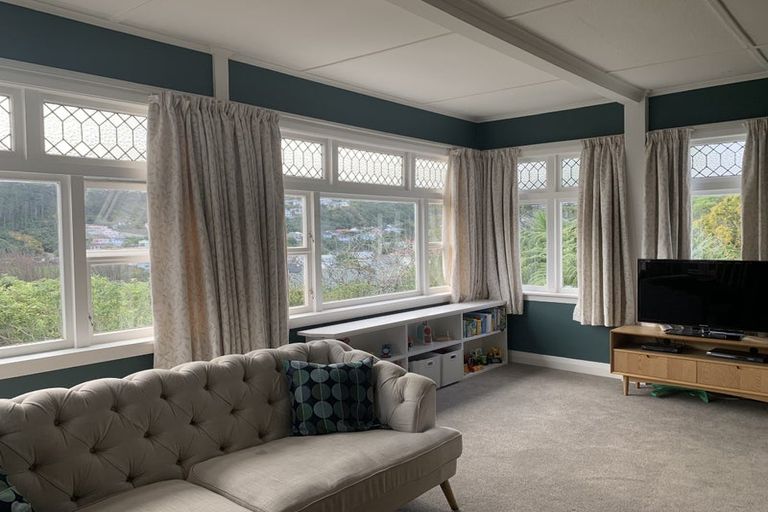 Photo of property in 401 Karori Road, Karori, Wellington, 6012