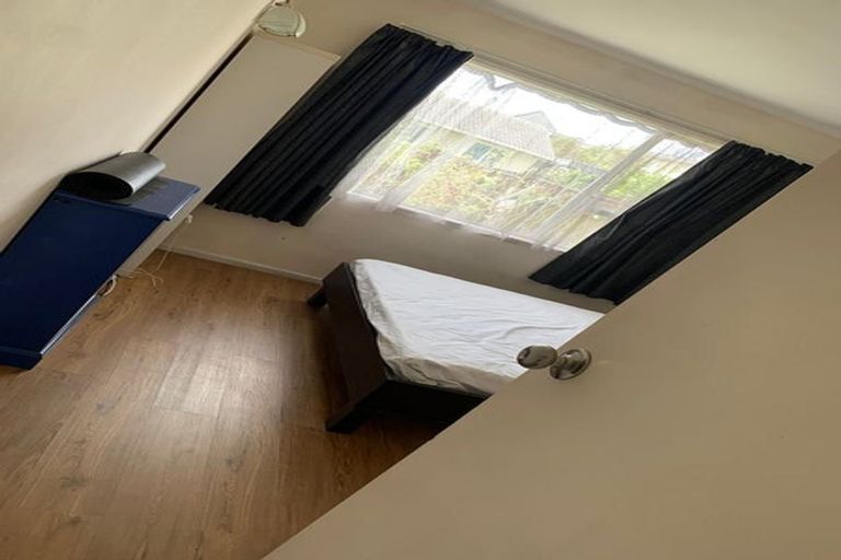 Photo of property in 5 Vanbrugh Place, Bucklands Beach, Auckland, 2014