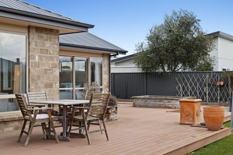 Photo of property in 16 Henderson Drive, Alexandra, 9320