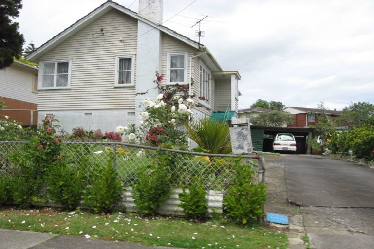 Photo of property in 8 Plumley Crescent, Mangere, Auckland, 2022