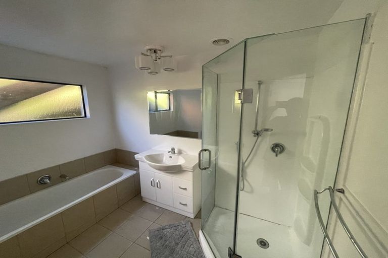 Photo of property in 941a East Coast Road, Torbay, Auckland, 0630