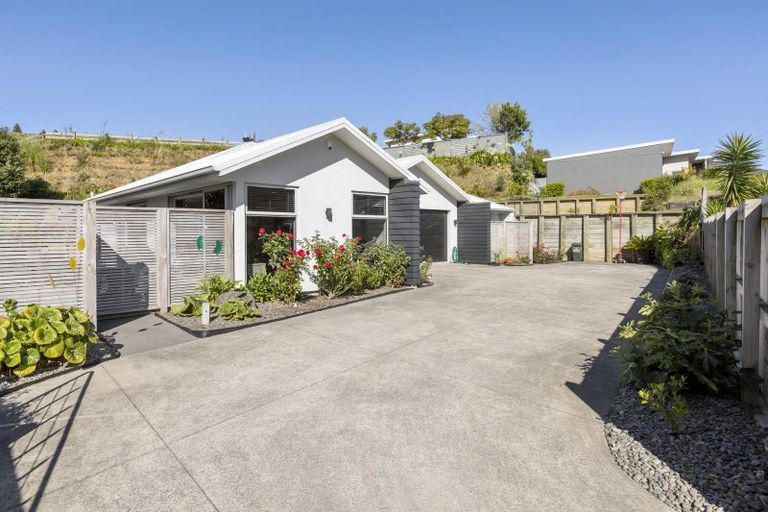 Photo of property in 17a Heta Road, Highlands Park, New Plymouth, 4312