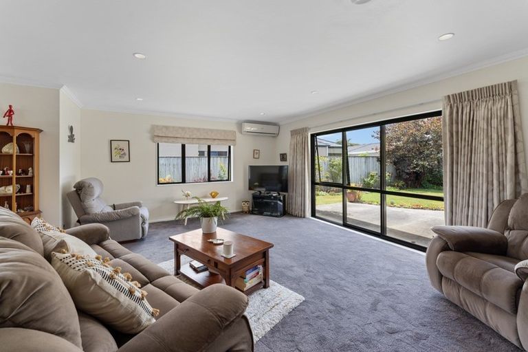 Photo of property in 8 Brookside Close, Highbury, Palmerston North, 4412