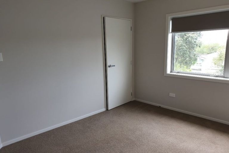 Photo of property in 34a Divich Avenue, Te Atatu South, Auckland, 0610