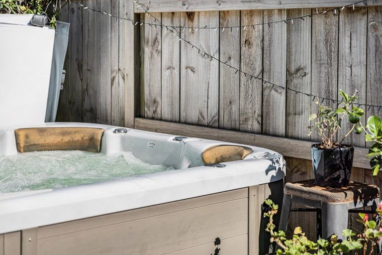 Photo of property in 15 Makete Crescent, Hobsonville, Auckland, 0618