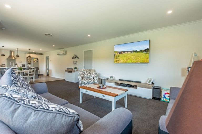 Photo of property in 149 Albert Road, Tokomaru, Palmerston North, 4474