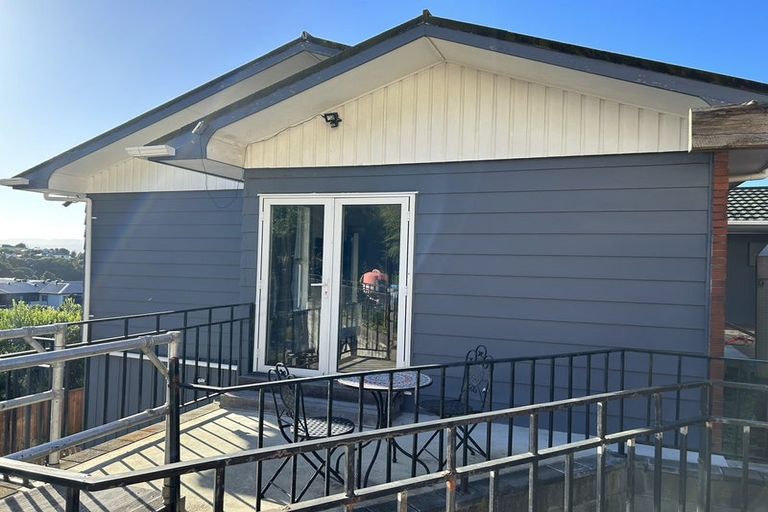 Photo of property in 6 Randolph Road, Crofton Downs, Wellington, 6035