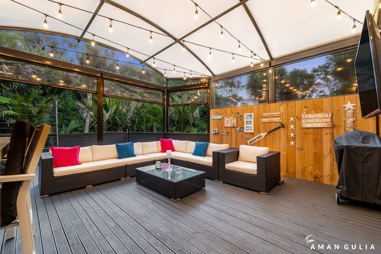 Photo of property in 322b Glenfield Road, Glenfield, Auckland, 0629