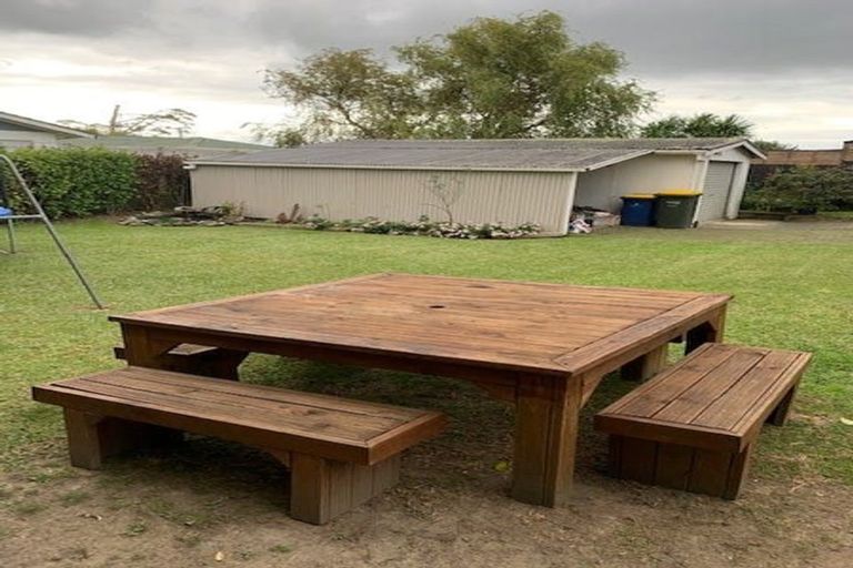 Photo of property in 127 Matipo Road, Te Atatu Peninsula, Auckland, 0610