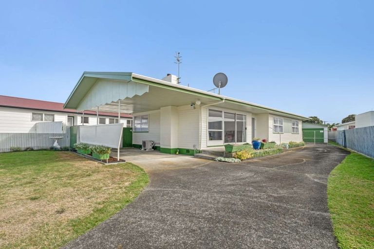 Photo of property in 19 Tainui Street, Castlecliff, Whanganui, 4501