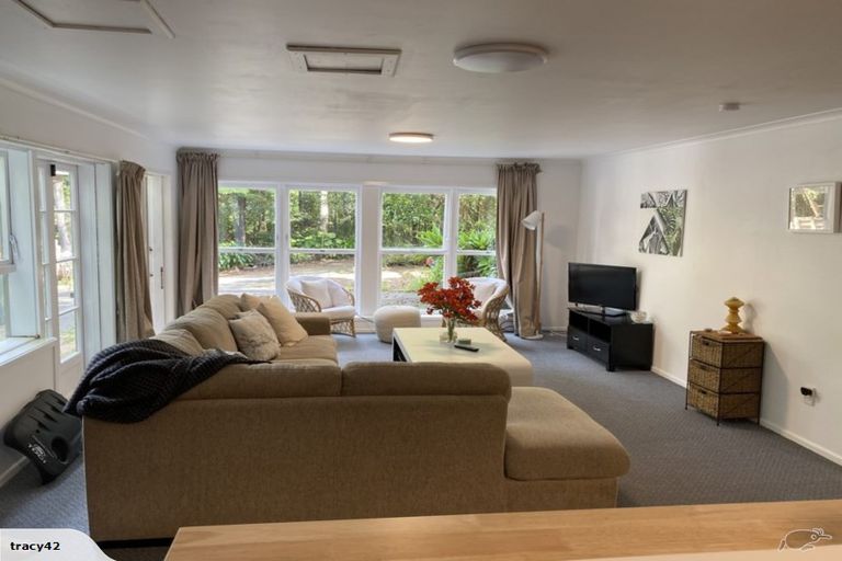 Photo of property in 53a Onedin Place, Titirangi, Auckland, 0604