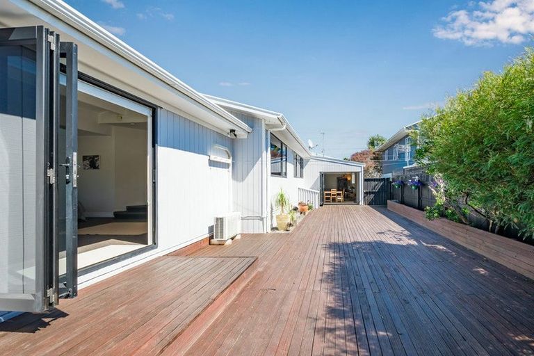 Photo of property in 83 Martin Road, Paraparaumu Beach, Paraparaumu, 5032