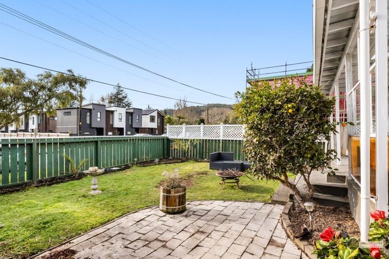 Photo of property in 37 Raukawa Street, Stokes Valley, Lower Hutt, 5019