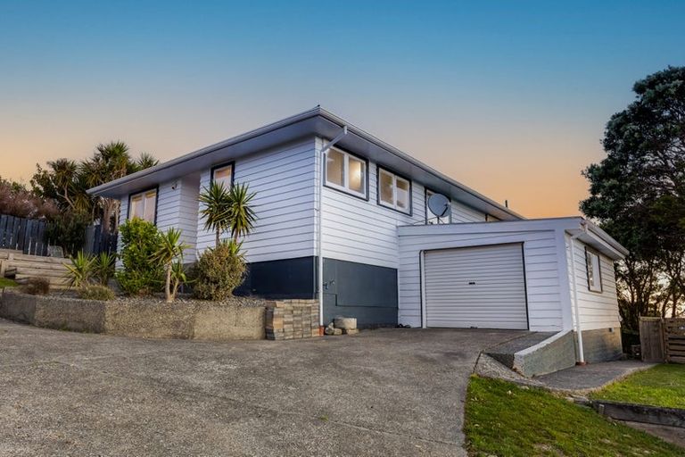 Photo of property in 23 Cypress Drive, Maungaraki, Lower Hutt, 5010