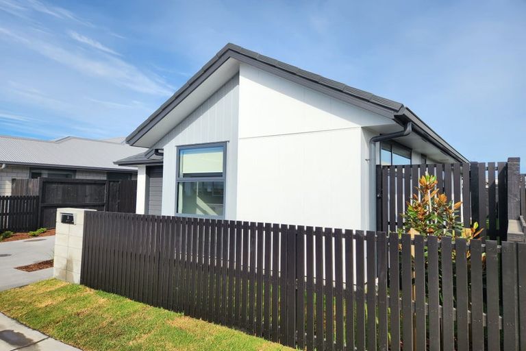 Photo of property in 5 Tractor Way, Papamoa, 3118