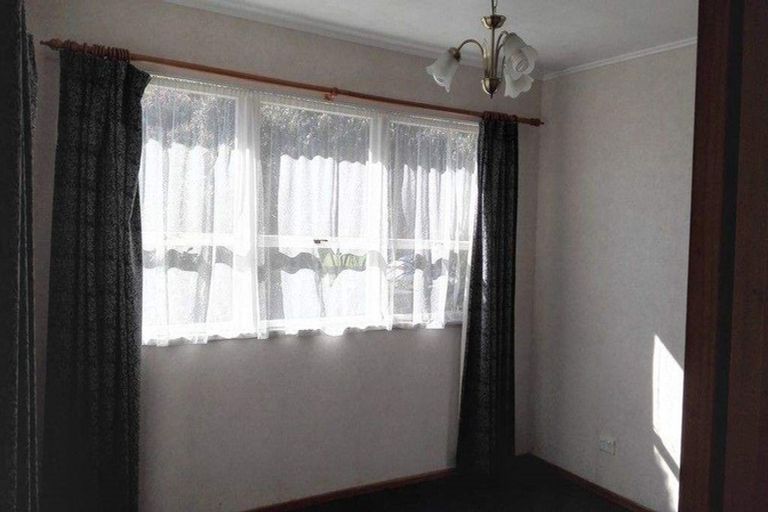 Photo of property in 77 Dale Crescent, Pakuranga, Auckland, 2010