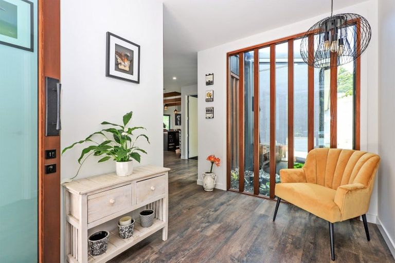 Photo of property in 1 Te Roera Drive, Taradale, Napier, 4112