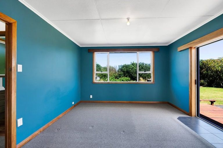 Photo of property in 32 Dieffenbach Street, Opunake, 4616