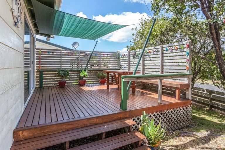 Photo of property in 100 Blane Place, Whangamata, 3620