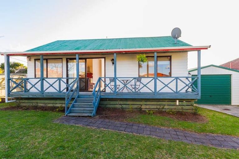 Photo of property in 81 Astley Avenue, New Lynn, Auckland, 0600