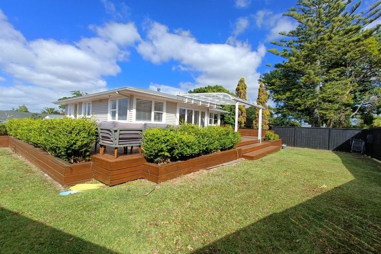 Photo of property in 2 Cindy Place, Pakuranga, Auckland, 2010