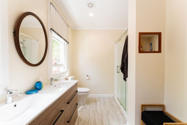 Photo of property in 20 Greenhithe Street, Waihola, Milton, 9073