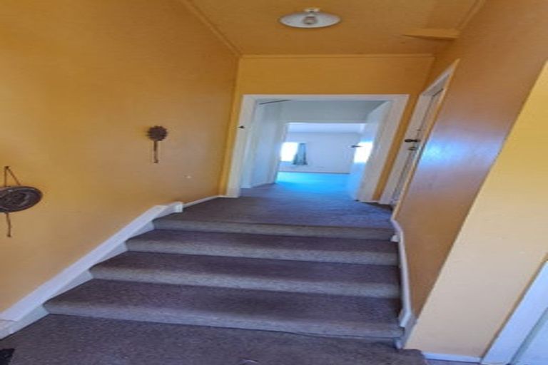 Photo of property in 11 Melrose Road, Island Bay, Wellington, 6023