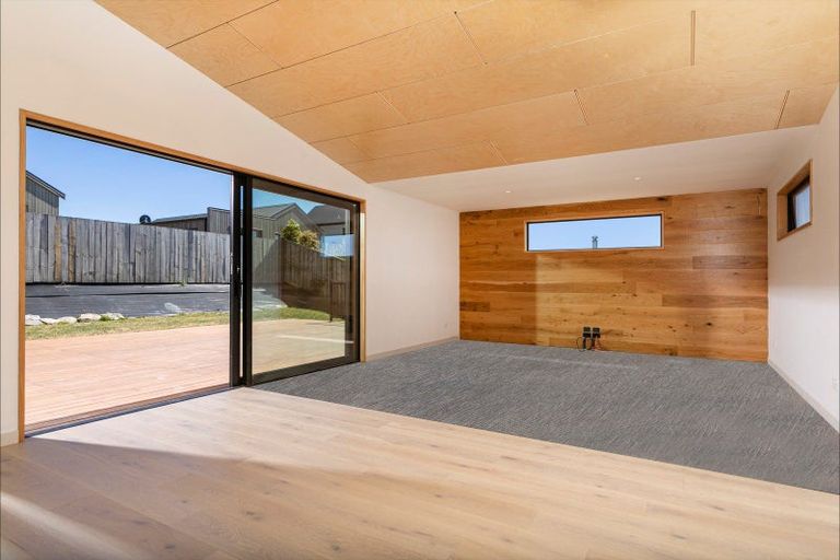 Photo of property in 41 Mount Linton Avenue, Wanaka, 9305