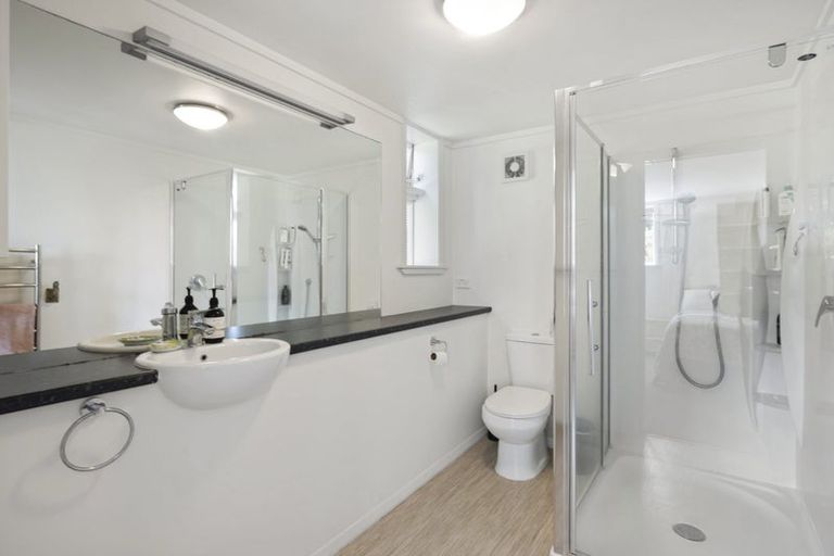 Photo of property in 22 Ranui Crescent, Khandallah, Wellington, 6035