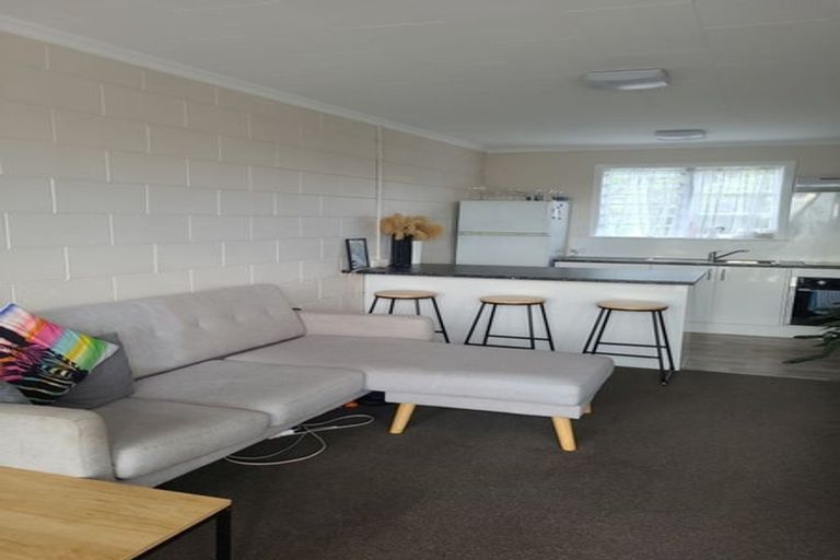 Photo of property in 528-530 Devon Street East, Fitzroy, New Plymouth, 4312