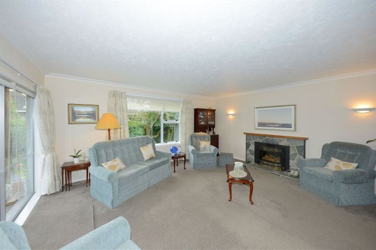 Photo of property in 33 Tintern Avenue, Avonhead, Christchurch, 8042