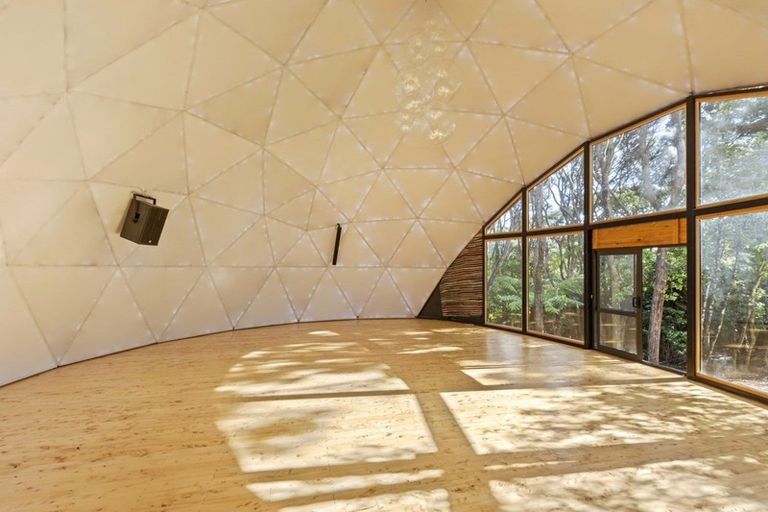 Photo of property in 112 Whaanga Road, Raglan, 3297