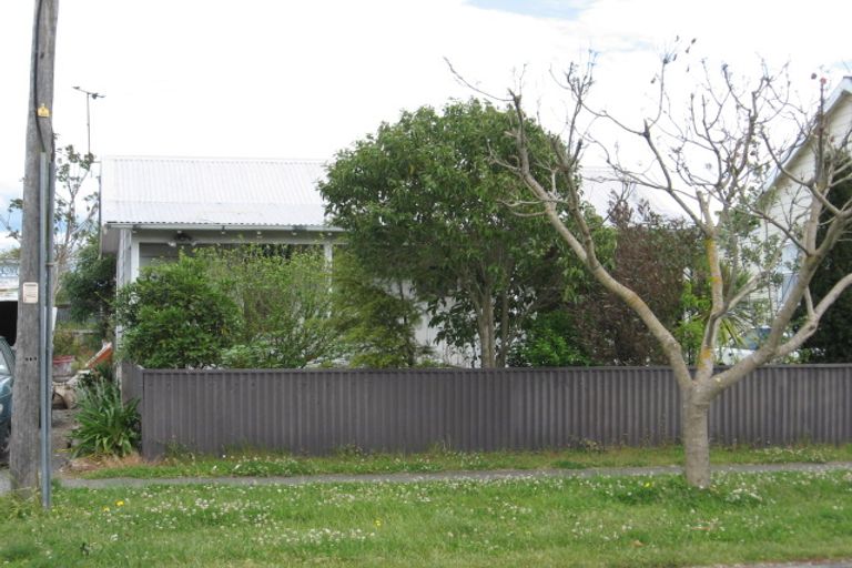 Photo of property in 8 Root Street, Gisborne, 4010