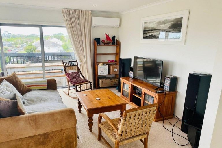 Photo of property in 1/70 Beresford Street, Bayswater, Auckland, 0622