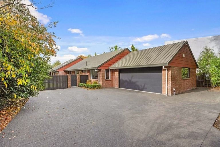 Photo of property in 242 Memorial Avenue, Burnside, Christchurch, 8053