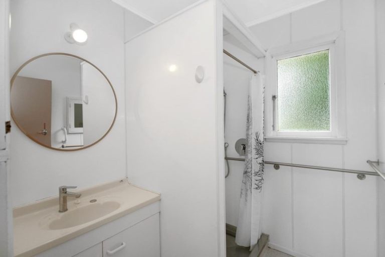 Photo of property in 34 Tarahua Road, Vogeltown, New Plymouth, 4310