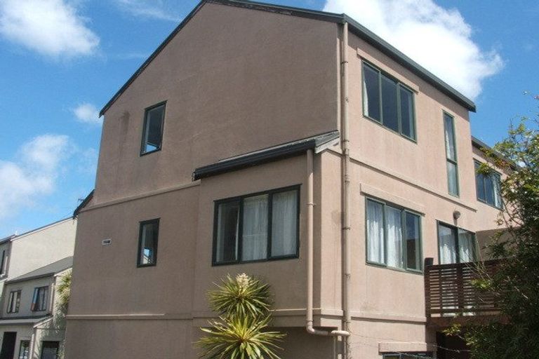 Photo of property in Lynn Park Terrace, 1/12 Ambrico Place, New Lynn, Auckland, 0600