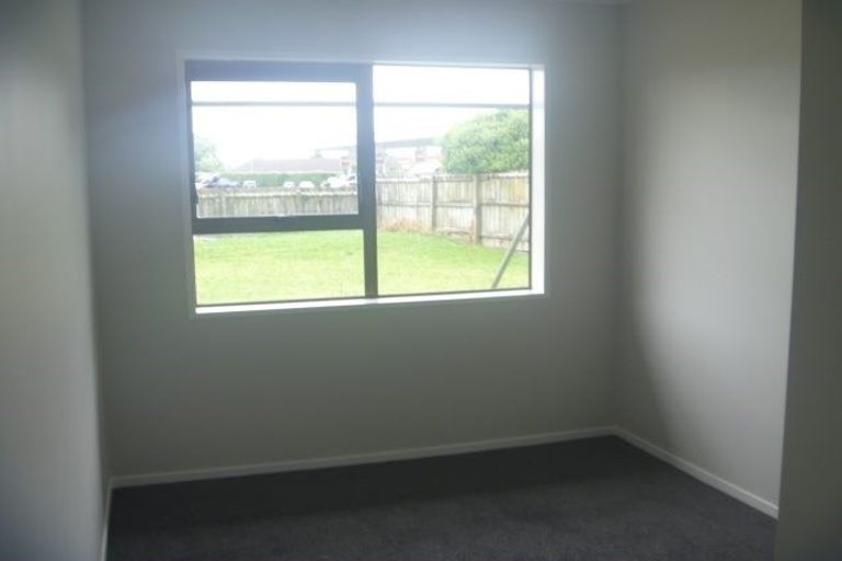 Photo of property in 2/2 Walter Strevens Drive, Conifer Grove, Takanini, 2112